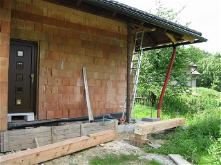 Stavba sloupů na verandách