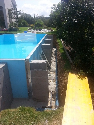 Stavba zapuštěného bazénu svépomocí
