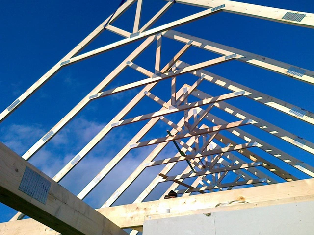 Podbití střechy OSB deskami