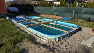 Stavba bazénu se zastřešením svépomocí  – časosběrné video