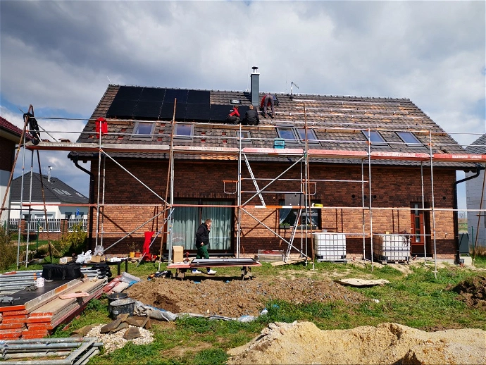 FVE svépomocí – Instalujeme fotovoltaické panely na střechu