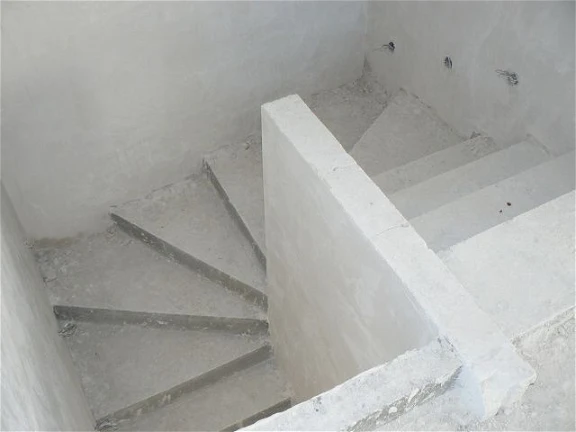 Betonové točité schodiště