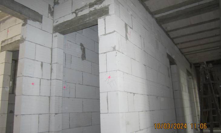 Stavba RD v Červeném Kostelci - Zdění vnitřních příček z Ytongu o síle 15 cm