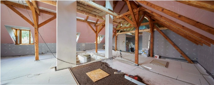 Rekonstrukce podkroví v Ondřejově – od podlahy po šikminy v sádrokartonu