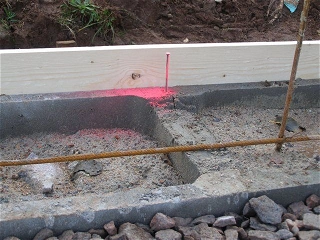 Příprava šalungu a betonování desky