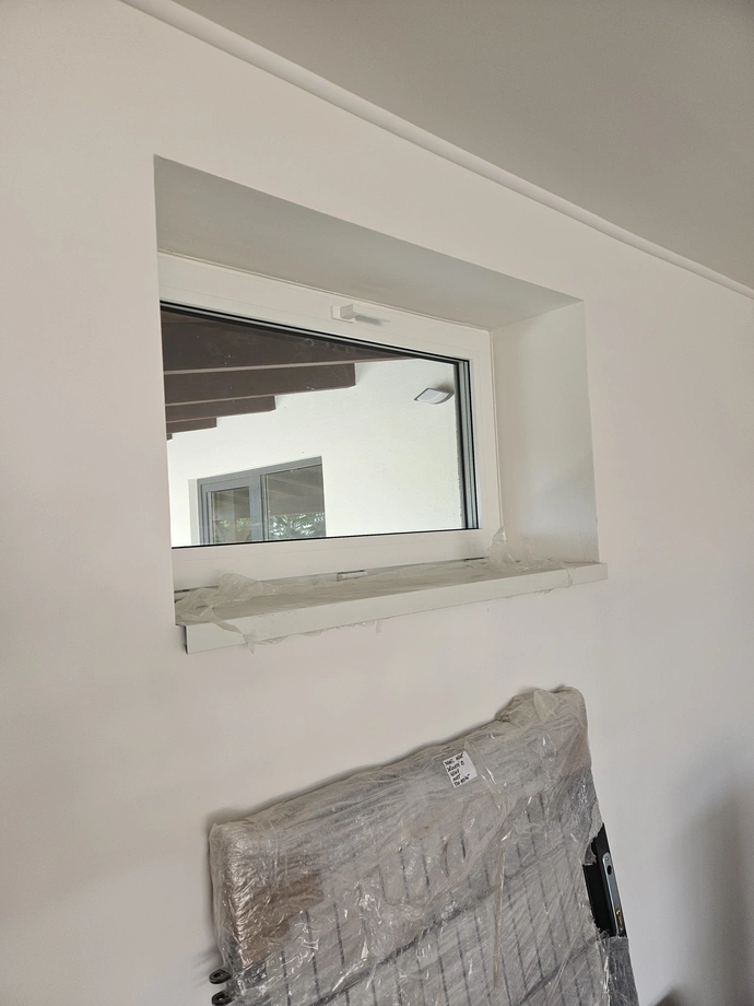Vnitřní parapety - plechové do garáže? Jinak to nešlo.