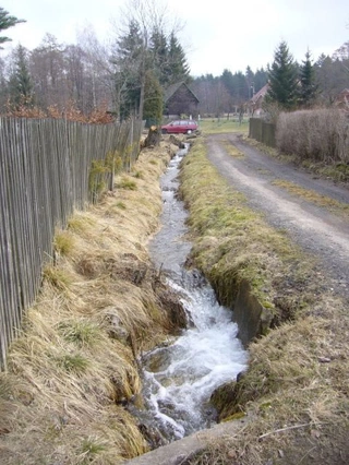 Geodetické zaměření a výkop můstku