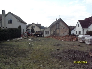 Vyváženi stavební sutě z demolice a kopáni pařezů