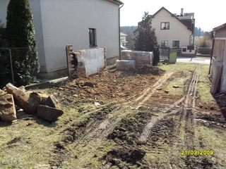 Vyváženi stavební sutě z demolice a kopáni pařezů