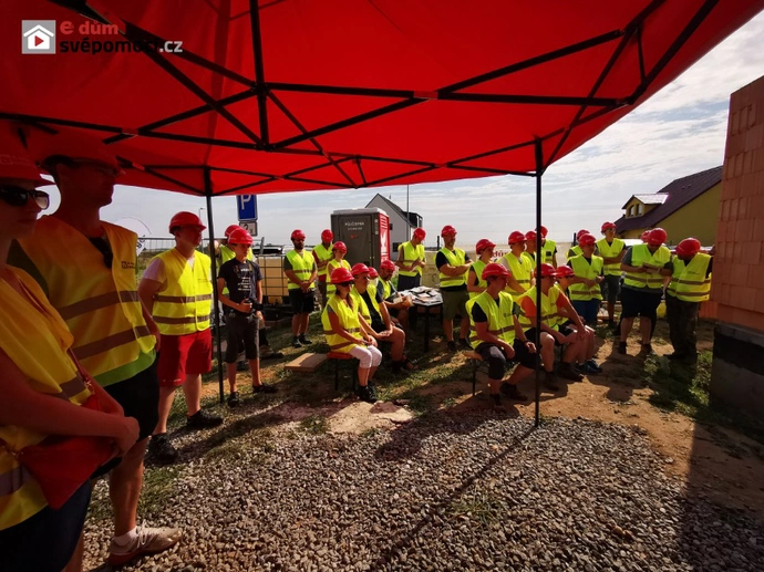 Workshop: Rozmisťování  stropních POT nosníků a kladení vložek nad garáží