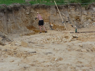 příprava základové desky + ZÁKLADOVÁ DESKA - podsklepení, ve svahu, na skále