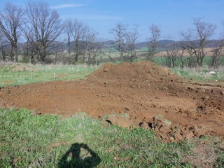 Rozhodnutí stavět, výběr pozemku a projekt