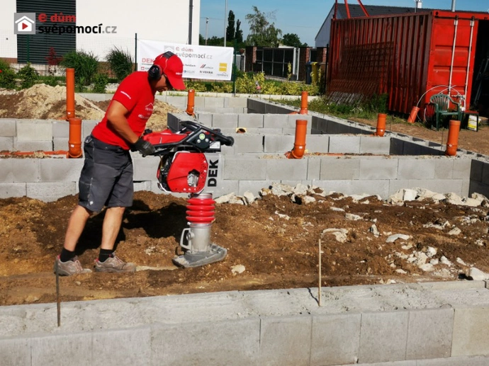 4. stavební týden - Ztracené bednění a hydroizolace sklepa