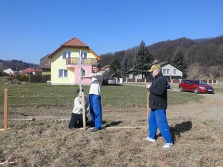 Rozhodnutí stavit - Výběr pozemku + lavičky 3.2014