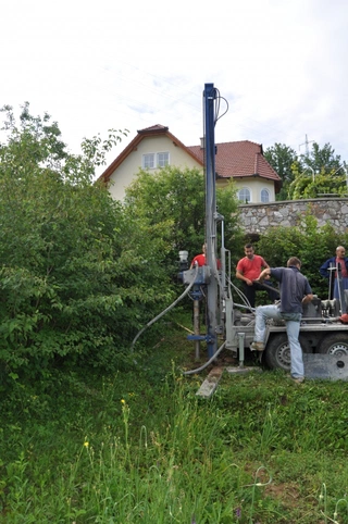 Vrtanie studne / Inziniersko geologicky prieskum uzemia / Polohopis+vyskopis