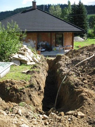 Přívod vody a elektřiny do domu a garáže